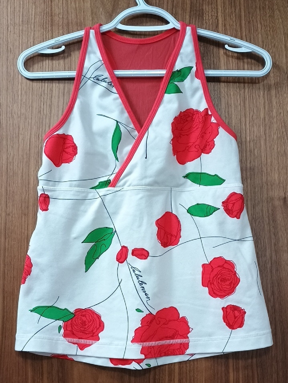 3/$15 Lululemom Floral Tank XS